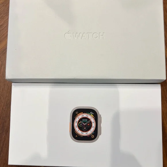 Apple Watch Ultra Titanium 49mm MQEW3LL/A 1st Gen - Picture 4 of 5